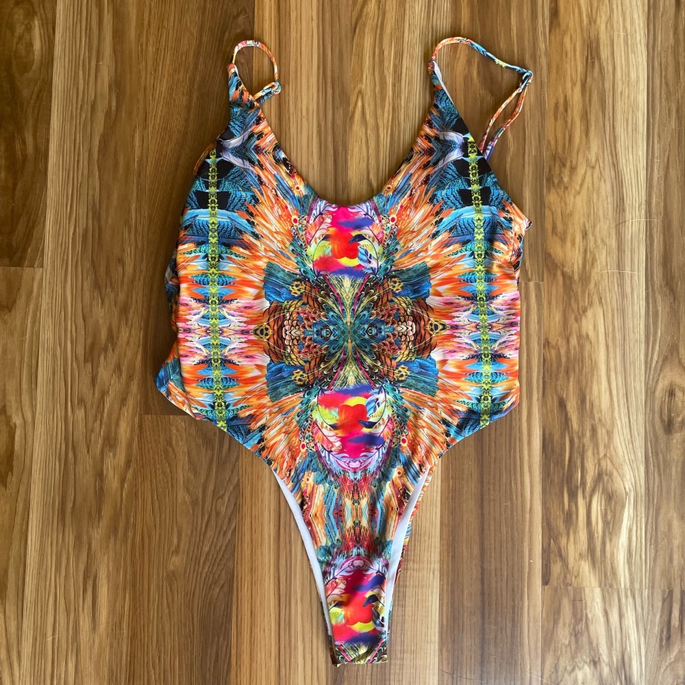 👙{Bathing suit} - Picture 4 of 8